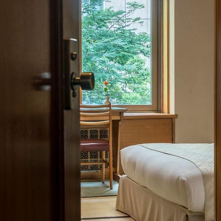 Hilltop Hotel Tokyo Bagian luar foto