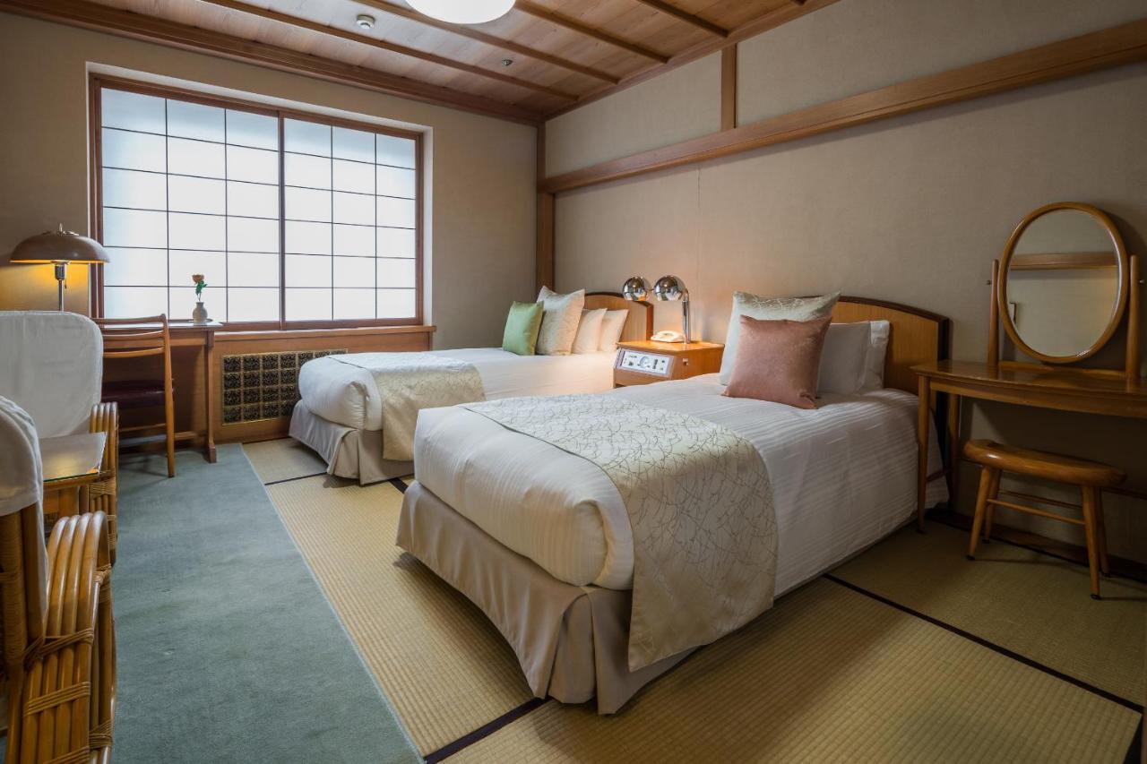 Hilltop Hotel Tokyo Bagian luar foto
