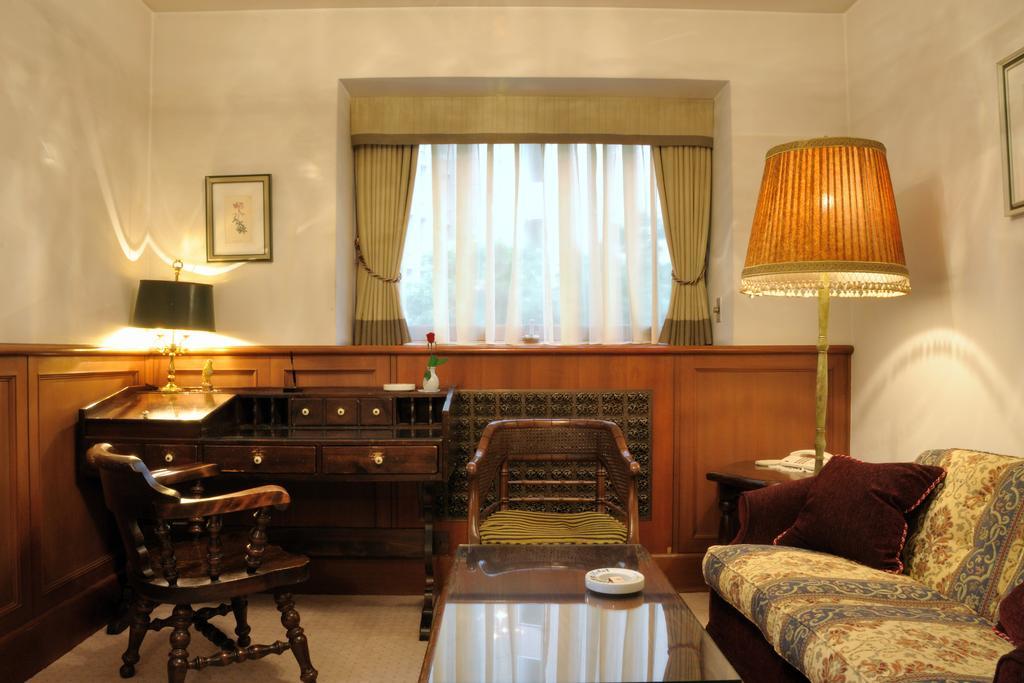 Hilltop Hotel Tokyo Bagian luar foto