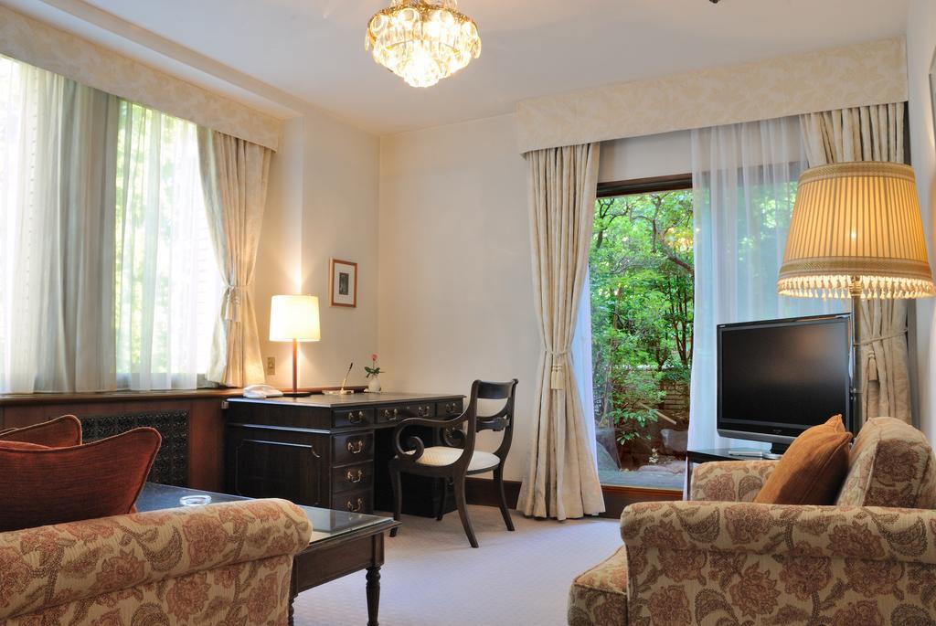 Hilltop Hotel Tokyo Bagian luar foto
