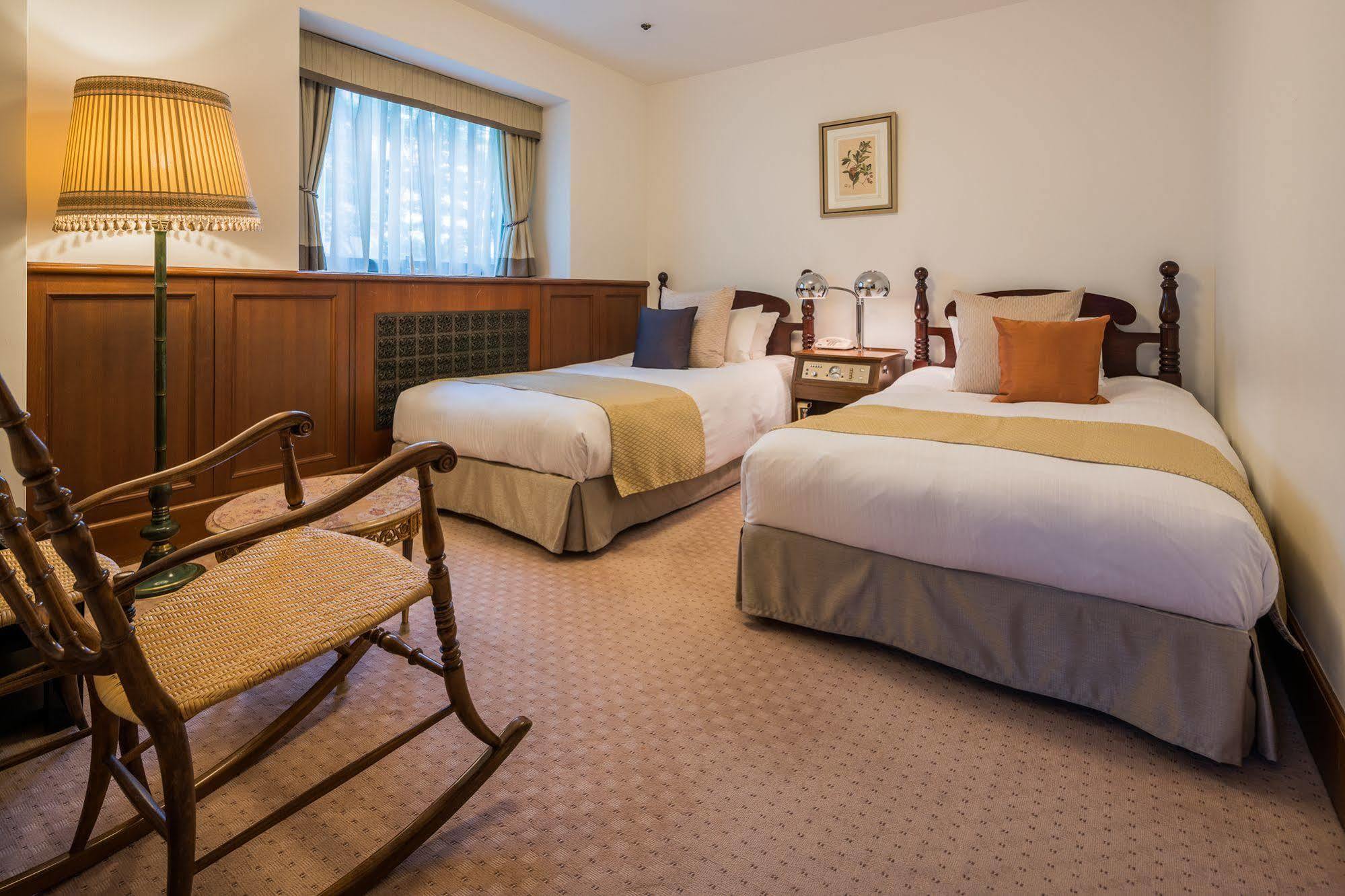 Hilltop Hotel Tokyo Bagian luar foto