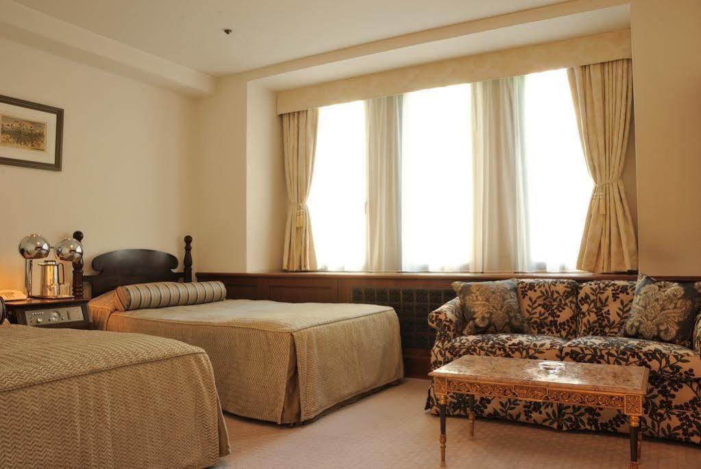 Hilltop Hotel Tokyo Bagian luar foto